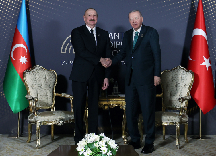 Cumhurbaşkanı Erdoğan'dan Antalya'da diplomasi trafiği